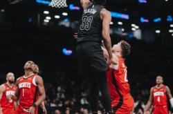 开云平台-球队主场迎战老对手，战役预计胶着相争