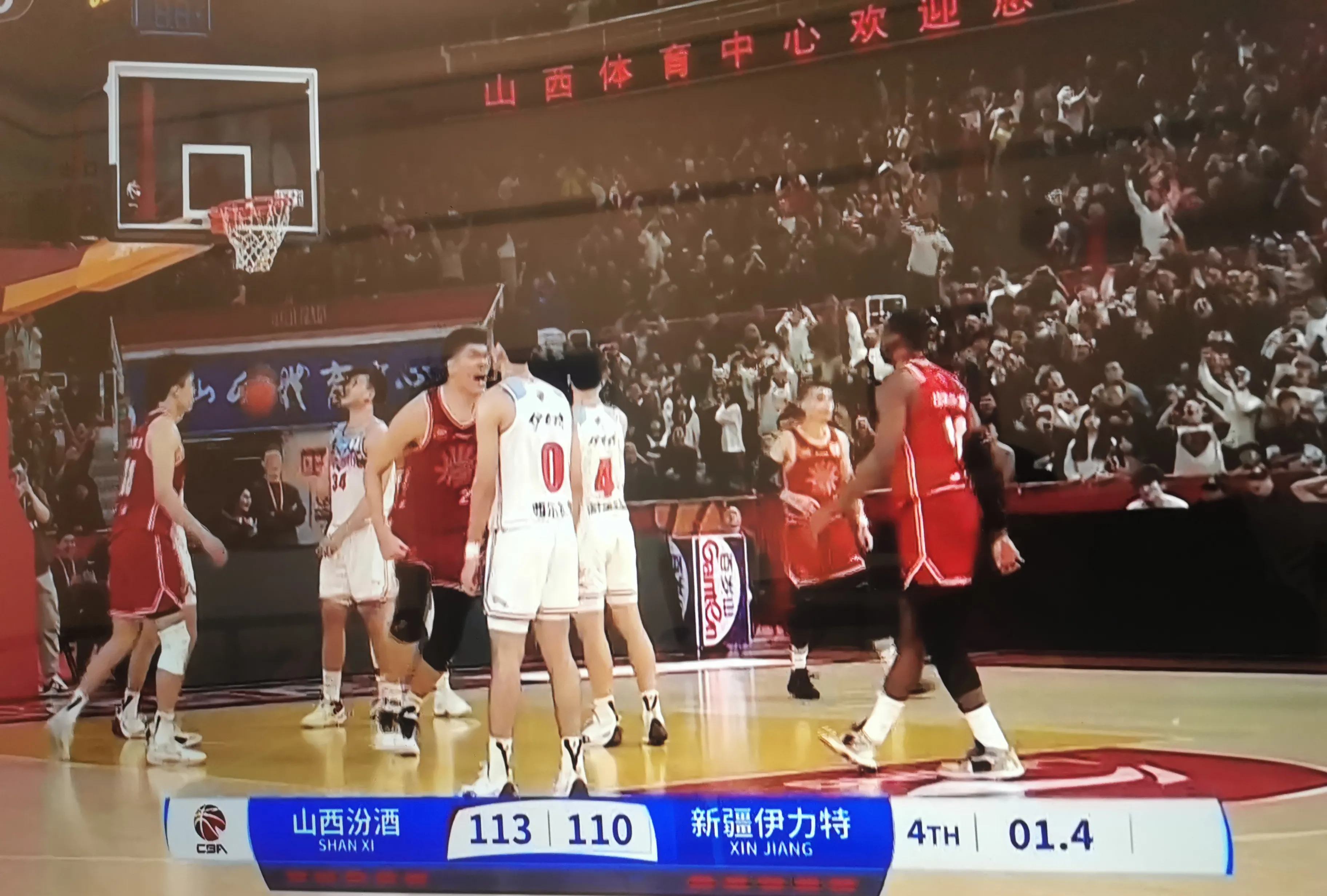 包含惊心动魄！运动员惊险闯关晋级的词条