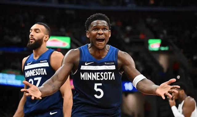 欧洲顶尖球队在全球篮球赛场上闪耀 欧洲顶尖球队在全球篮球赛场上闪耀