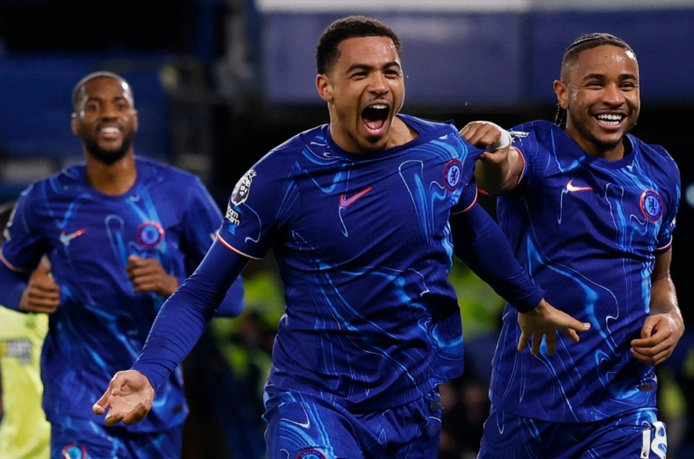 包含莱斯特城主场大胜布莱顿，英超前六稳扎稳打的词条