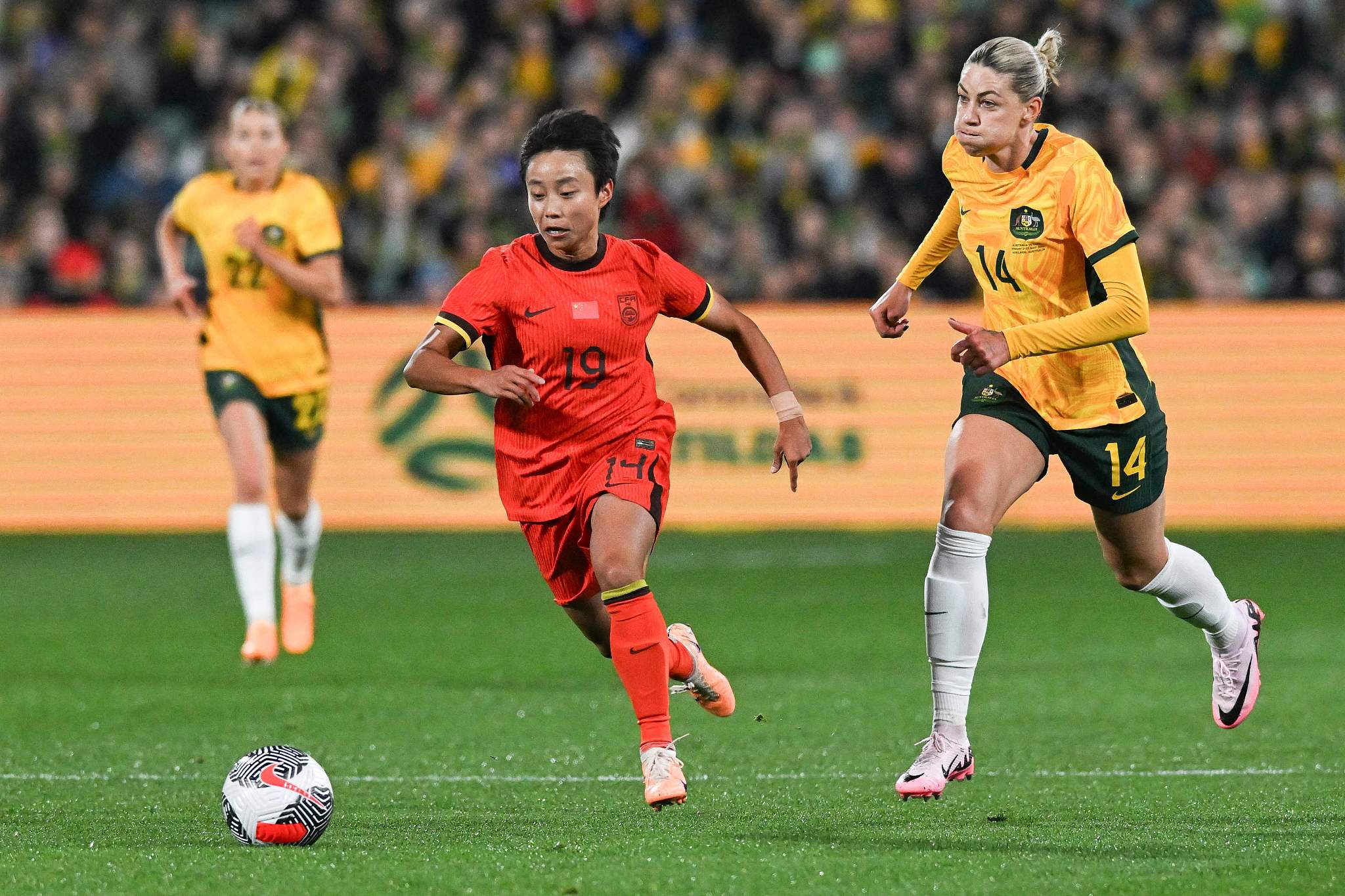 中国女足球员在国际赛场上取得成功 中国女足球员在国际赛场上取得成功