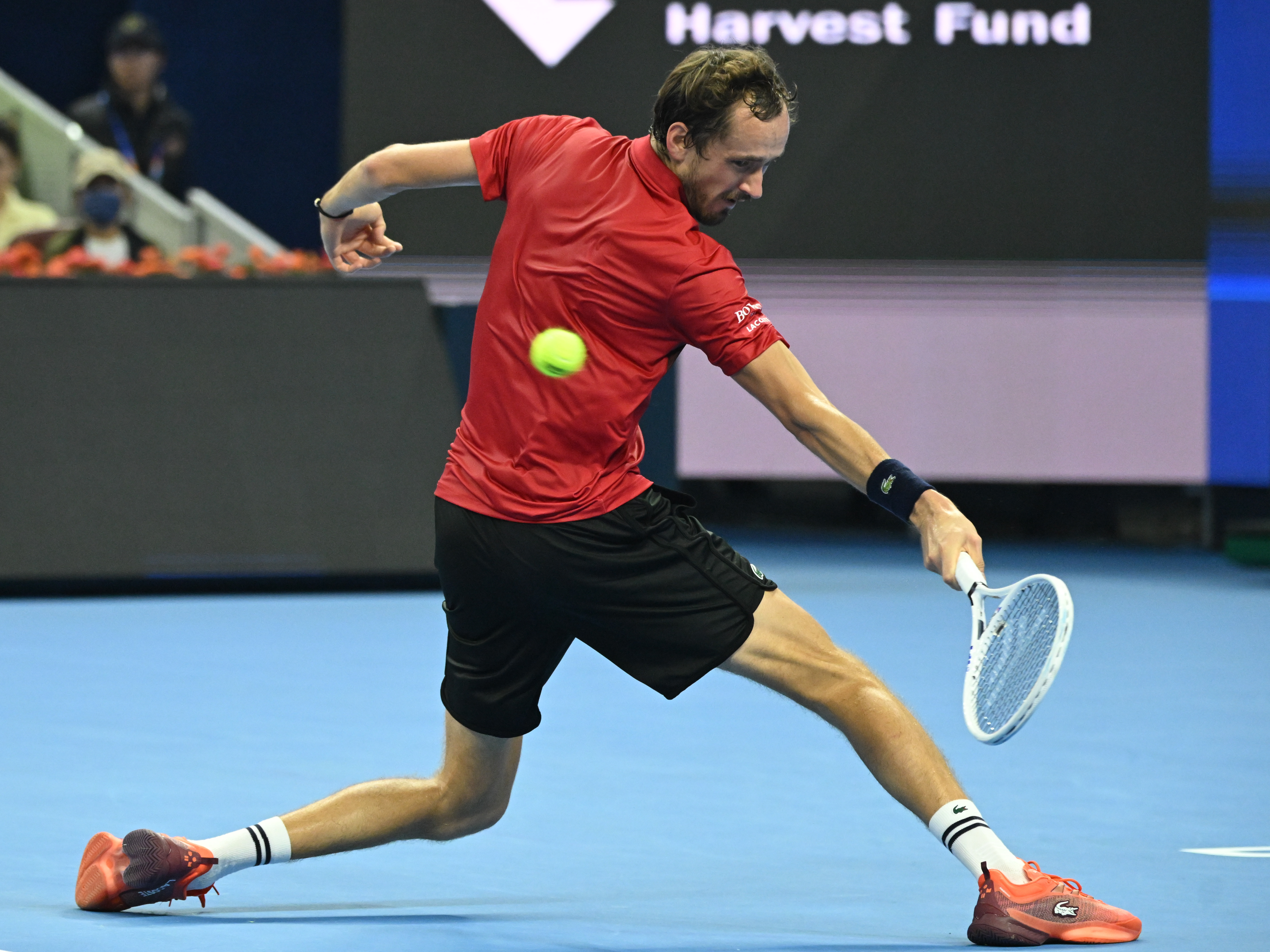 西班牙网球队横扫法国网球队,梅德韦杰夫惊艳世界的简单介绍 西班牙网球队横扫法国网球队,梅德韦杰夫惊艳世界的简单介绍