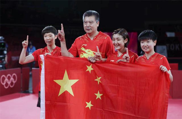 中国羽毛球队险胜日本羽毛球队,马琳三分雨点燃全场 中国羽毛球队险胜日本羽毛球队,马琳三分雨点燃全场