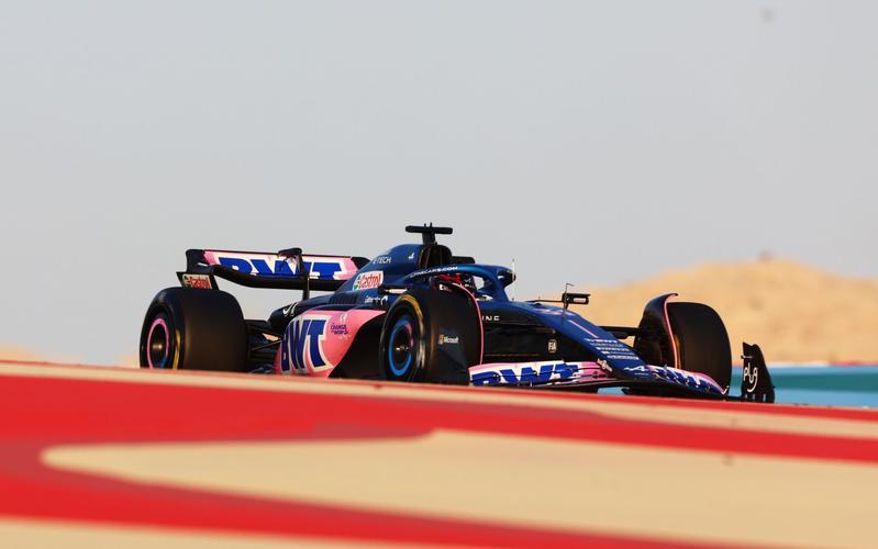 关于索伯车队翻盘红牛车队,拉塞尔统治全场的信息 关于索伯车队翻盘红牛车队,拉塞尔统治全场的信息